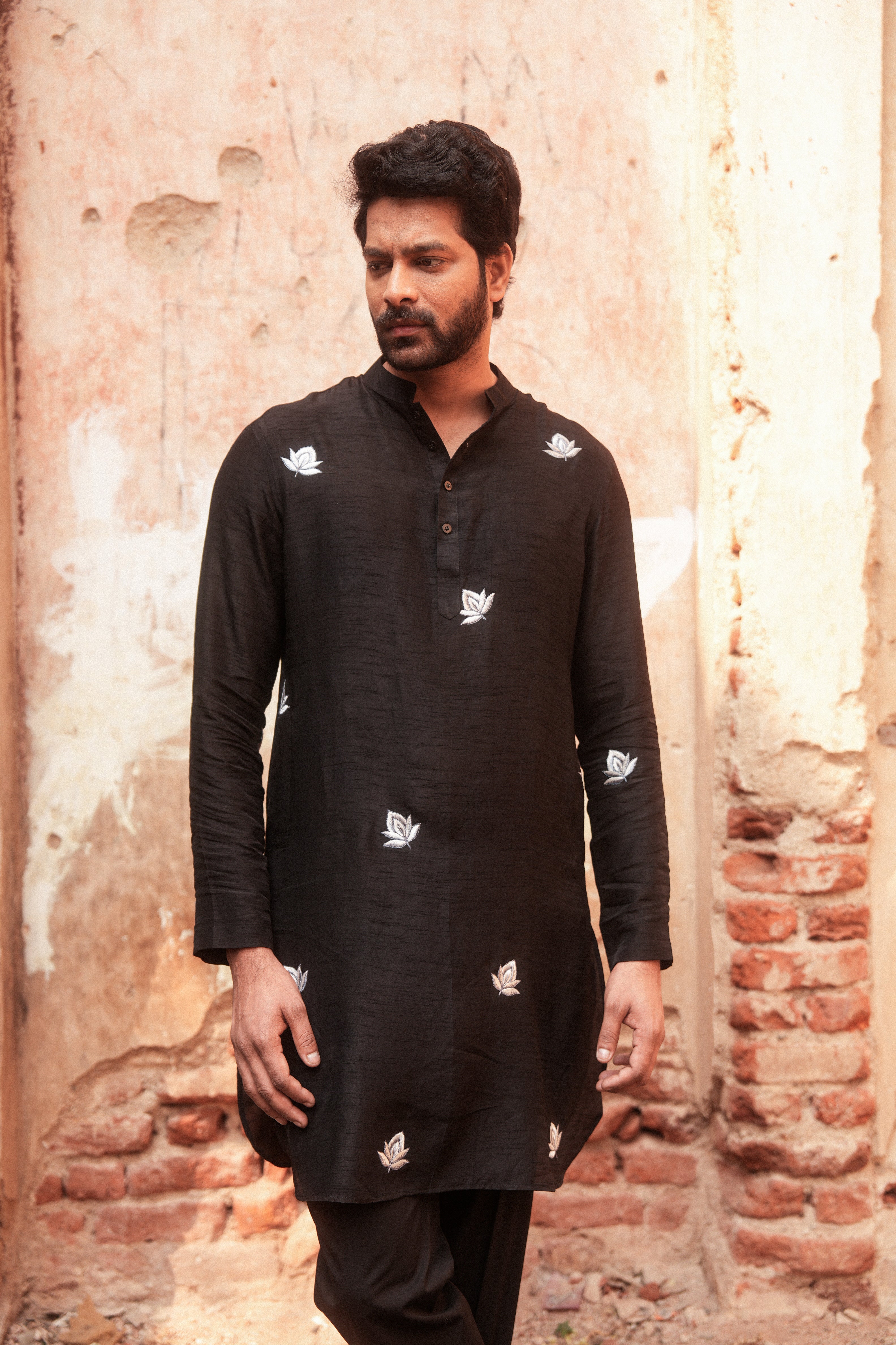 Men's premium black embroidered kurta set ethnic India
